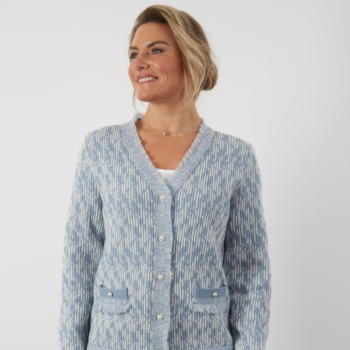 100% SUPERFIRNE MERINO SKY BLUE CARDIGAN