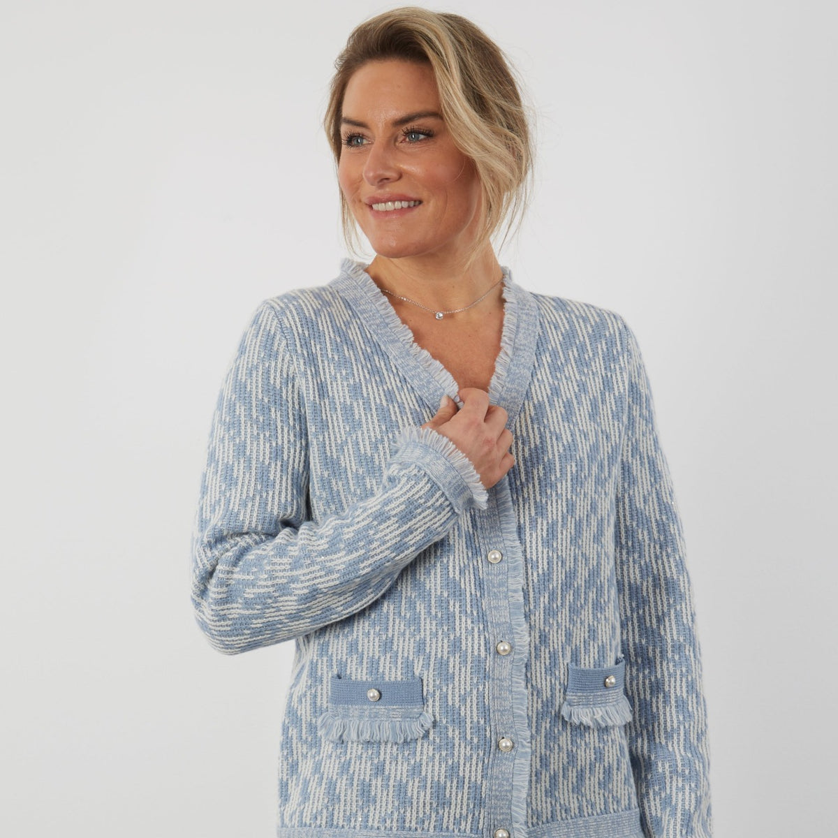 100% SUPERFIRNE MERINO SKY BLUE CARDIGAN